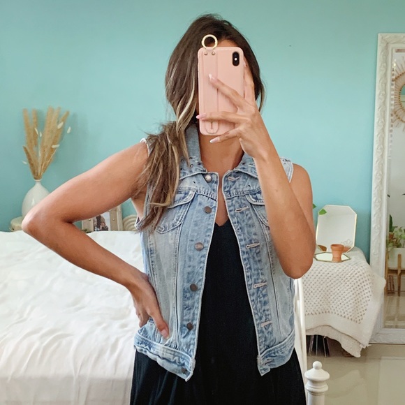 F21↠Studded Denim Vest - Picture 6 of 6